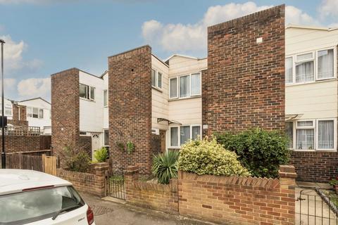 undefined, Pottery Road, Brentford TW8