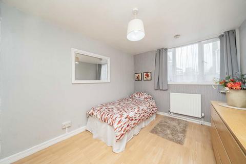 undefined, Pottery Road, Brentford TW8