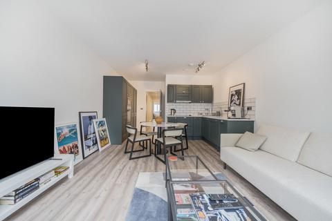 48a Rosemont Road, London, W3 9LY
