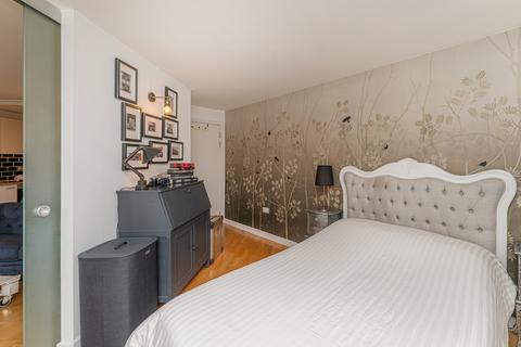 2 bedroom flat for sale, Naxos Building, Canary Wharf E14