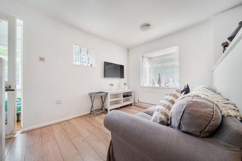 undefined, Globe Pond Road, London, SE16