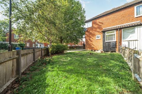 undefined, Globe Pond Road, London, SE16