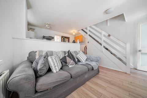 undefined, Globe Pond Road, London, SE16