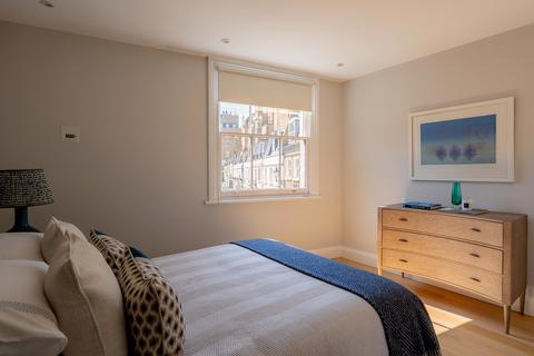 31 Lancaster Mews, London, W2 3QE