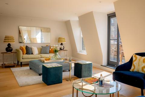31 Lancaster Mews, London, W2 3QE