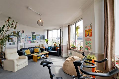 2 bedroom flat for sale, 598-602 Holloway Road, N19