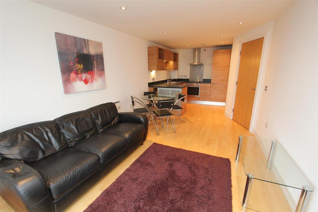 Livingroom1.JPG