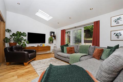 undefined, Oakfield Drive, Mirfield