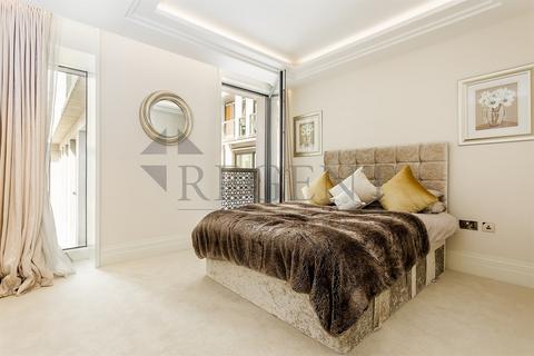 undefined, Wren House, 190 Strand, WC2R