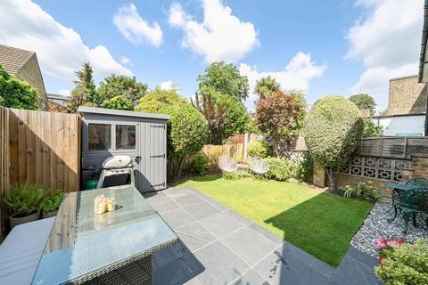 21 Faversham Road, London, SE6 4XE