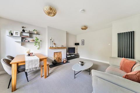 21 Faversham Road, London, SE6 4XE
