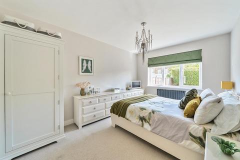 21 Faversham Road, London, SE6 4XE