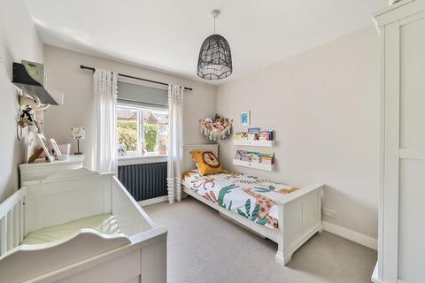 21 Faversham Road, London, SE6 4XE