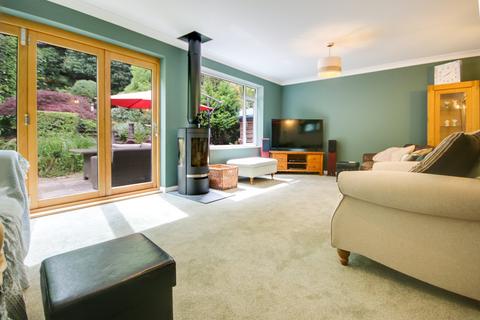 18 Stonepark Drive, Forest Row, RH18 5DG