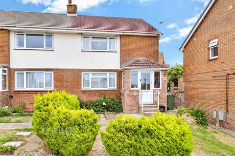 undefined, Furrlongs, Newport, Isle of Wight