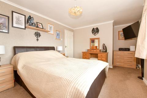 2 bedroom semi-detached house for sale, Furrlongs, Newport PO30