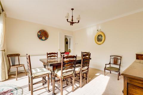 4 bedroom detached house for sale, Plains Farm Close, Mapperley NG3