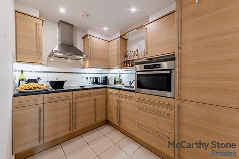 1 bedroom apartment for sale, Claridge House, Church Street, Littlehampton, BN17 5FE