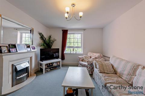 1 bedroom apartment for sale, Claridge House, Church Street, Littlehampton, BN17 5FE