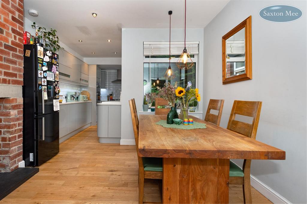 428 Springvale Rd - dining room 2996.jpg