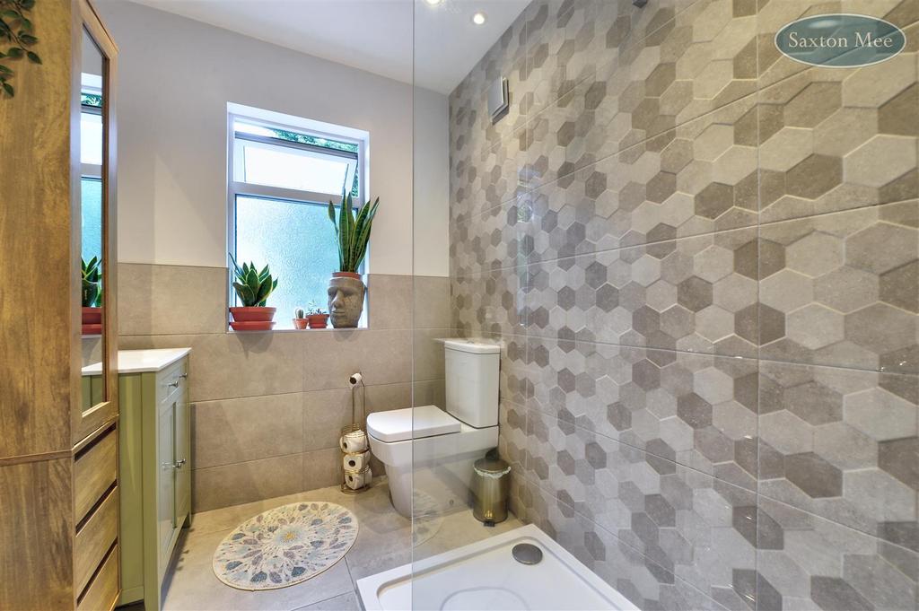 428 Springvale Rd - bathroom 3056.jpg