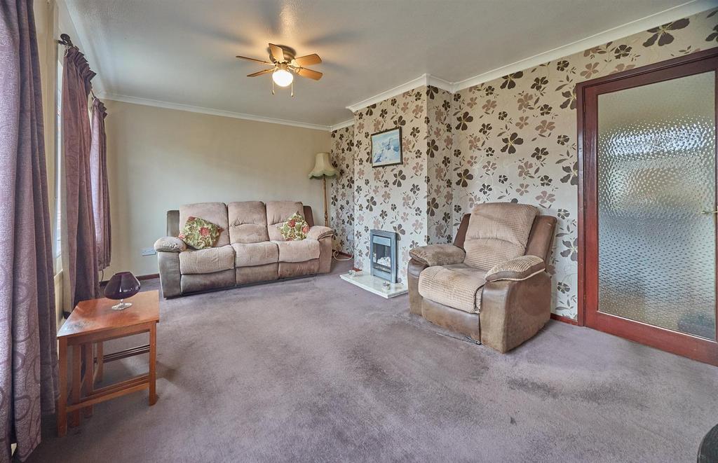 Lounge to Front