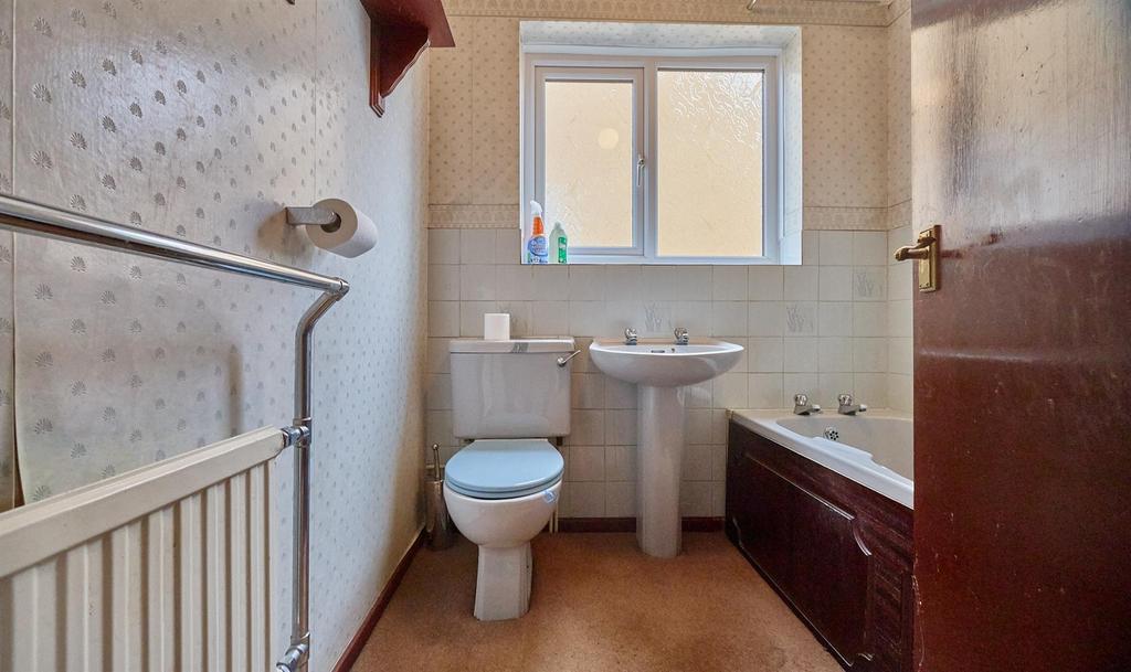 Bathroom to Side