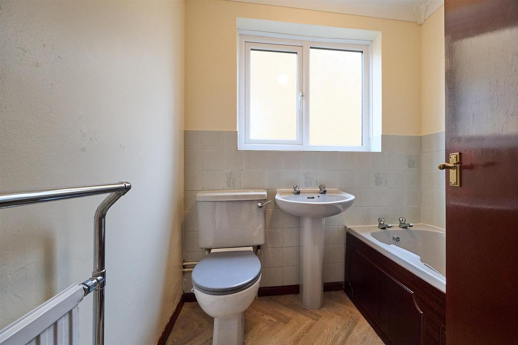 Bathroom to Side