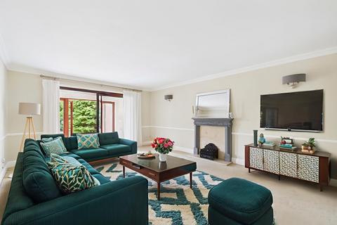 undefined, Manor Court, Heath & Reach, LU7