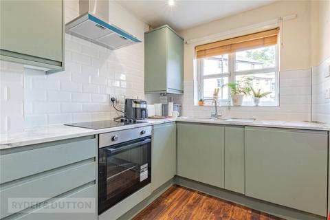 14 Hopkinson Close, Uppermill, Oldham, OL3 6BB