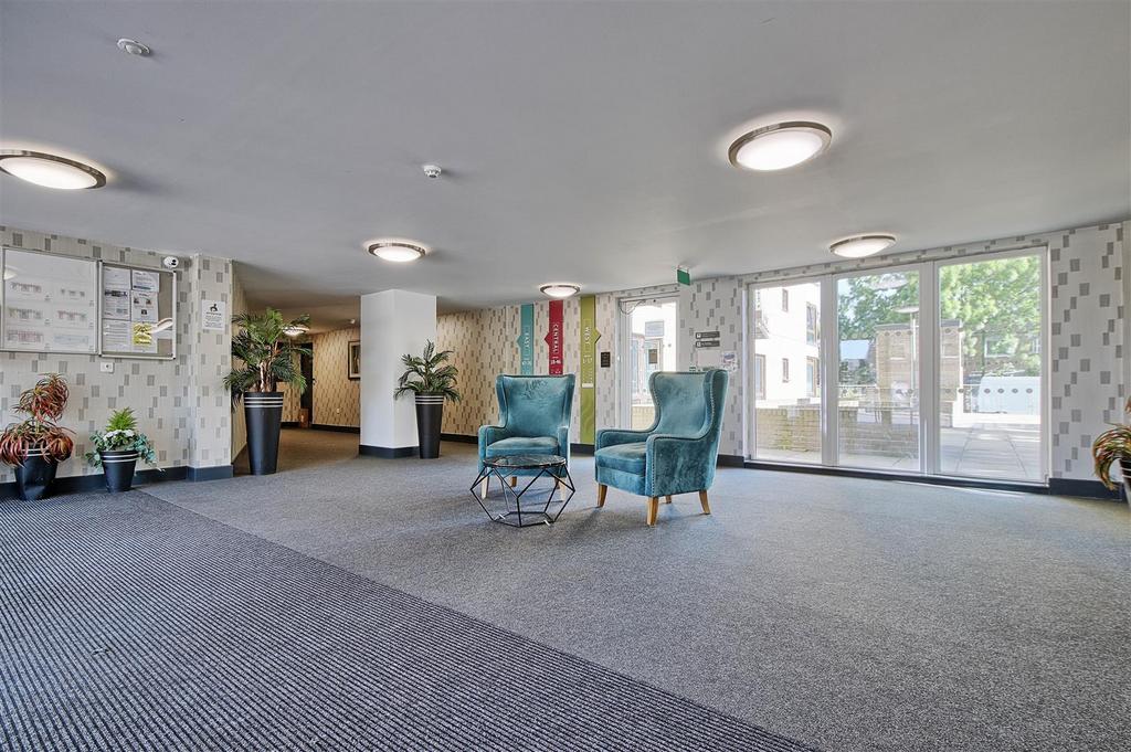 Foyer.jpg