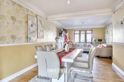 3 bedroom semi-detached house for sale, Rutland Drive, Hornchurch, RM11