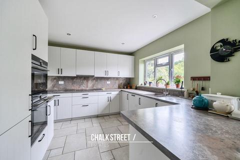 12 Dart Close, Upminster, RM14 1PR
