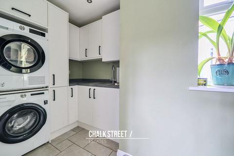 12 Dart Close, Upminster, RM14 1PR