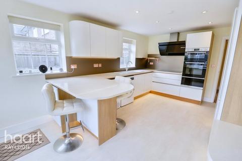 4 bedroom detached bungalow for sale, Eastwood Road, Rayleigh