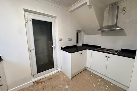 2 bedroom semi-detached house to rent, Newlands Road, Trimdon, Trimdon Station, TS29
