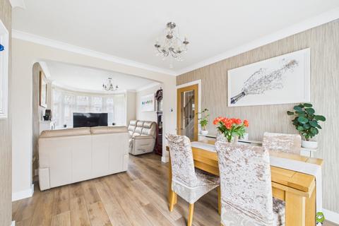 16 Cray Road, Belvedere, DA17 6NB