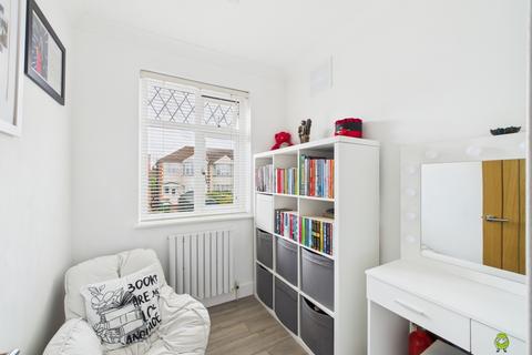 16 Cray Road, Belvedere, DA17 6NB