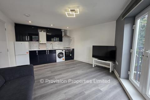 2 bedroom flat to rent, Woodhouse Street, Woodhouse LS6