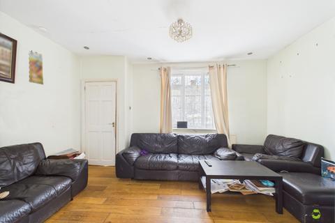 15 Emes Road, Erith, DA8 3EL