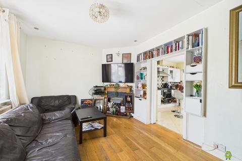15 Emes Road, Erith, DA8 3EL