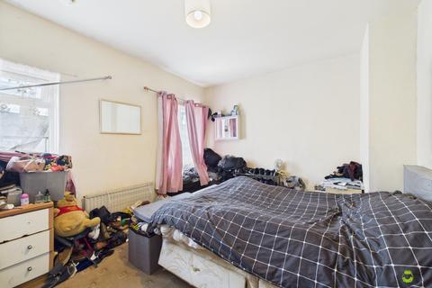 15 Emes Road, Erith, DA8 3EL