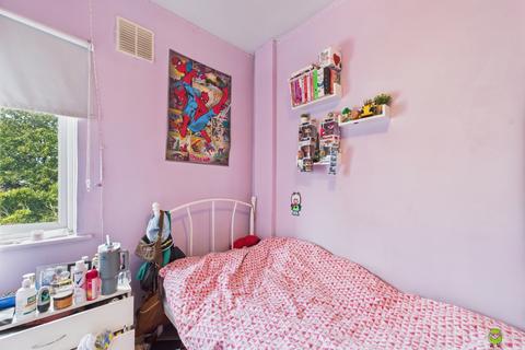 15 Emes Road, Erith, DA8 3EL