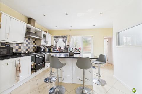 15 Emes Road, Erith, DA8 3EL