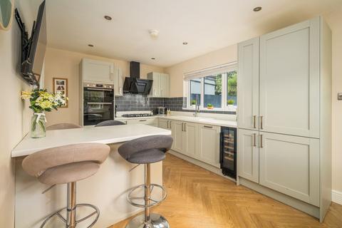 14 Driftholme Road, Drighlington, Bradford, BD11 1LR