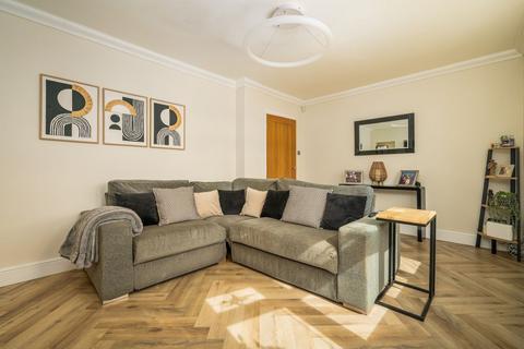 14 Driftholme Road, Drighlington, Bradford, BD11 1LR
