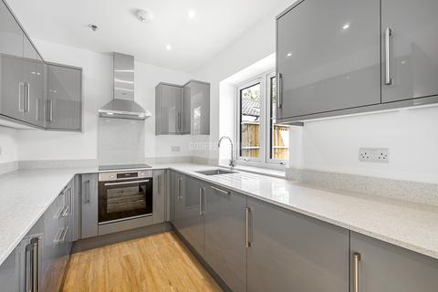 undefined, Mill Hill Village NW7