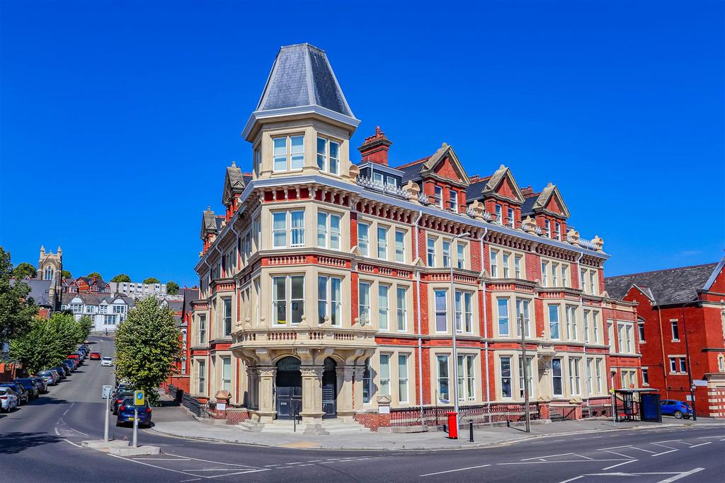 Windsor Court -10.jpg