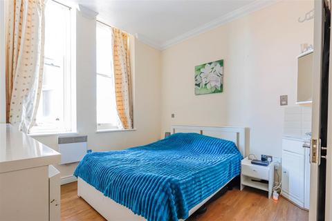 undefined, Windsor Court, Windsor Road, Barry