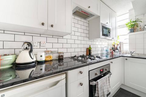 Studio for sale, Orsett Terrace, Queensway, London, W2